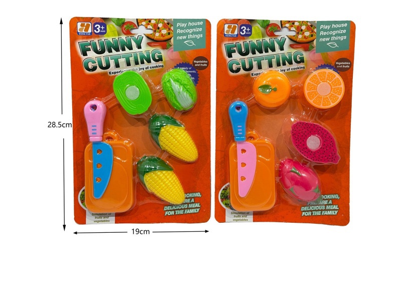 Play House And Cut Vegetables And Fruits In A Set Of Cheerle