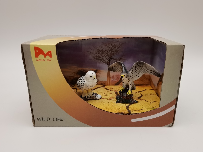 Peregrine Falcon + Snowy Owl Stoop Model