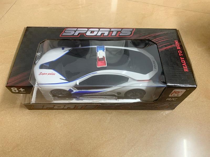 1:16 4-Channel Remote Control Police Car(Not Included Batteries)