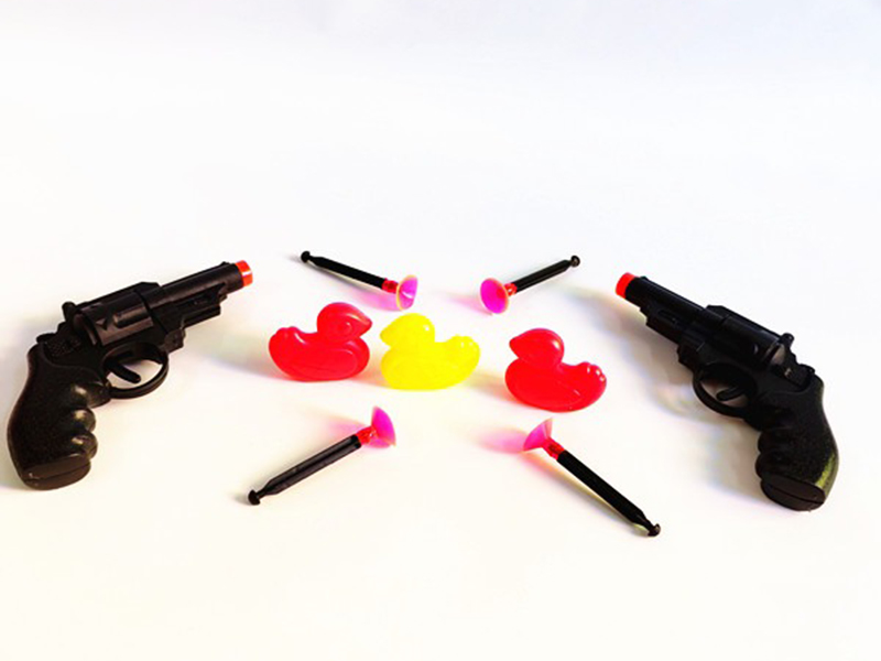 Two Revolvers With Four Needles, Three Ducks