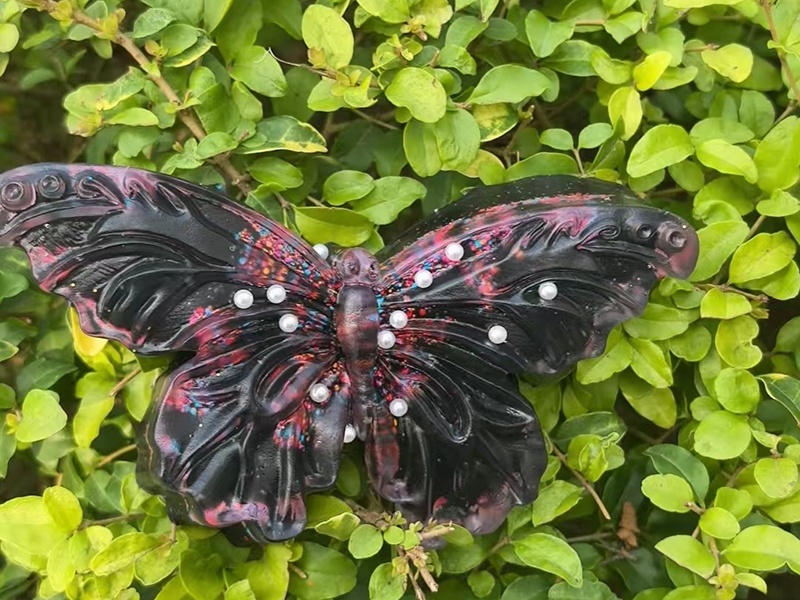 Pinching Music: Aurora Butterfly