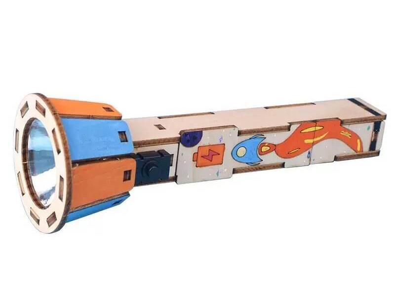 New Simulation Flashlight (Wooden Technology Small Product)