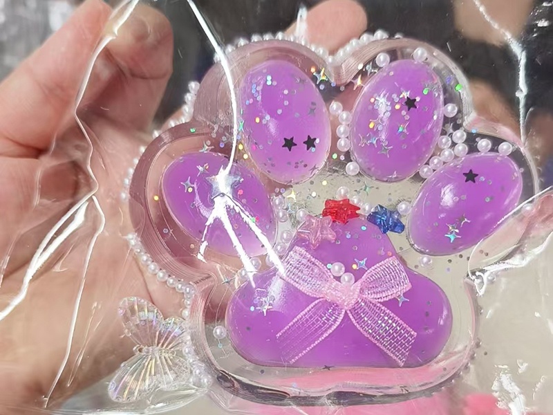 Pinching Music: Colorful Big Cat Paws