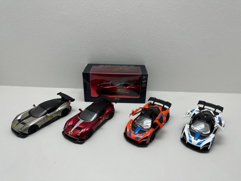 1:32 Windowed Box Martinsena Simulation Alloy Car