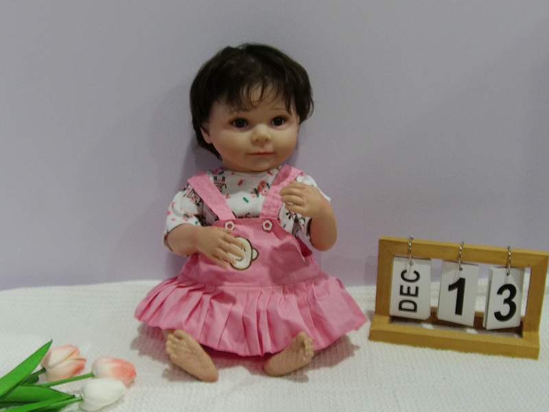 18-Inch High-Quality Imitation Newborn Baby (High Color, With Blue Veins And Blood Vessels Simulating Skin Color, Painted Hair)