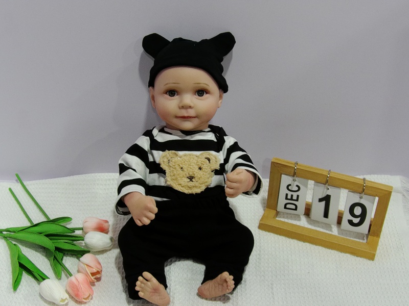 18-Inch High-Quality Imitation Newborn Baby (High Color, With Blue Veins And Blood Vessels Simulating Skin Color, Painted Hair)