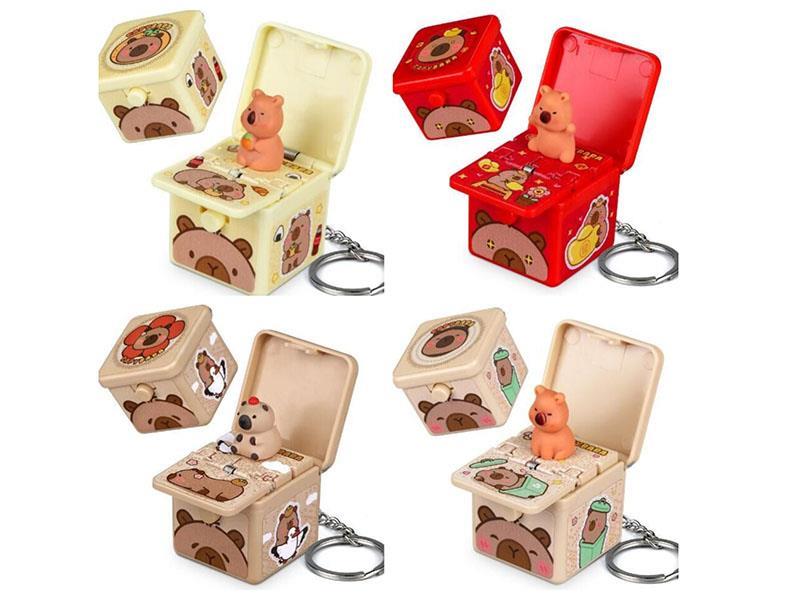 Capybara Surprise box with keychain