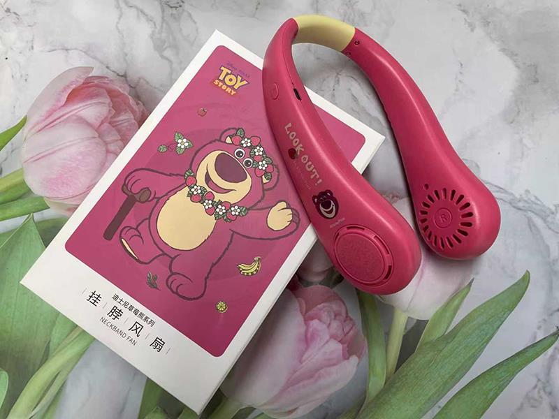 Disney Neckband Fan - Strawberry Bear