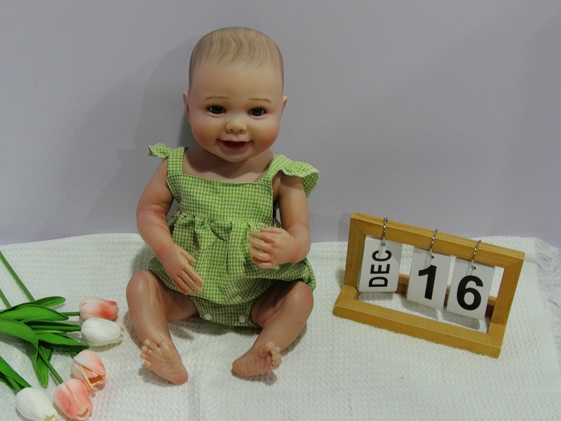 18-Inch High-Quality Imitation Newborn Baby (High Color, With Blue Veins And Blood Vessels Simulating Skin Color, Painted Hair)