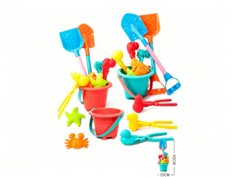 A Set Of Eight Beach Snow Clips