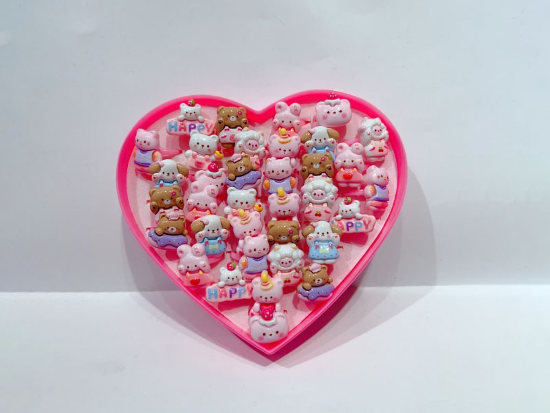 36 Heart-Shaped Peach Box Rings