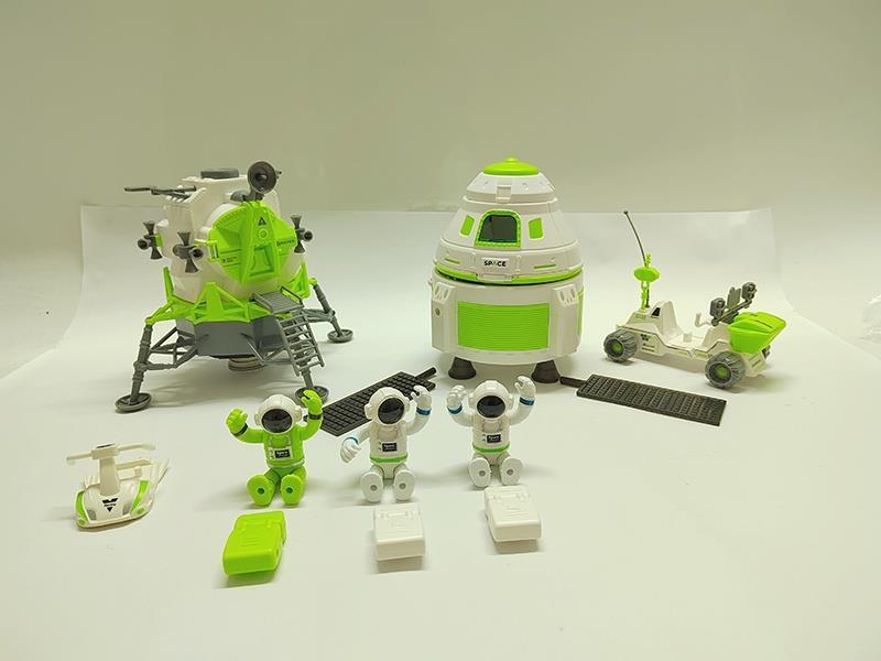 Space Toys Set With 3 Dolls