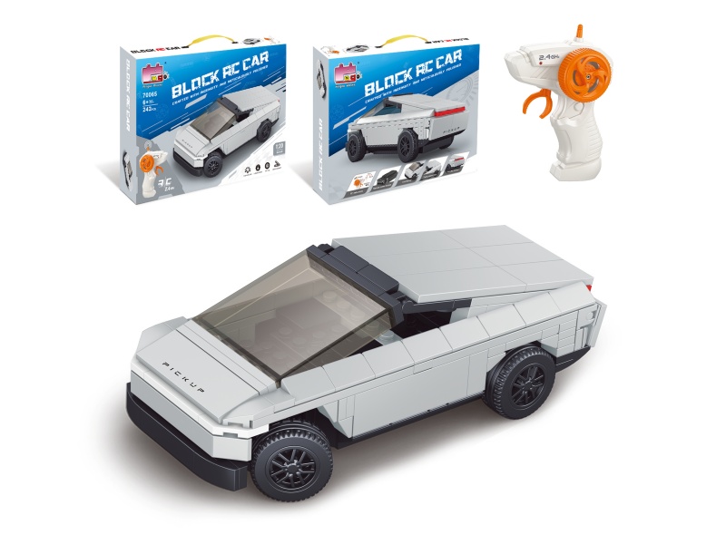 1:20 Building Block Remote Control Car - Simulated Tesla (Number of blocks: 242 pieces)