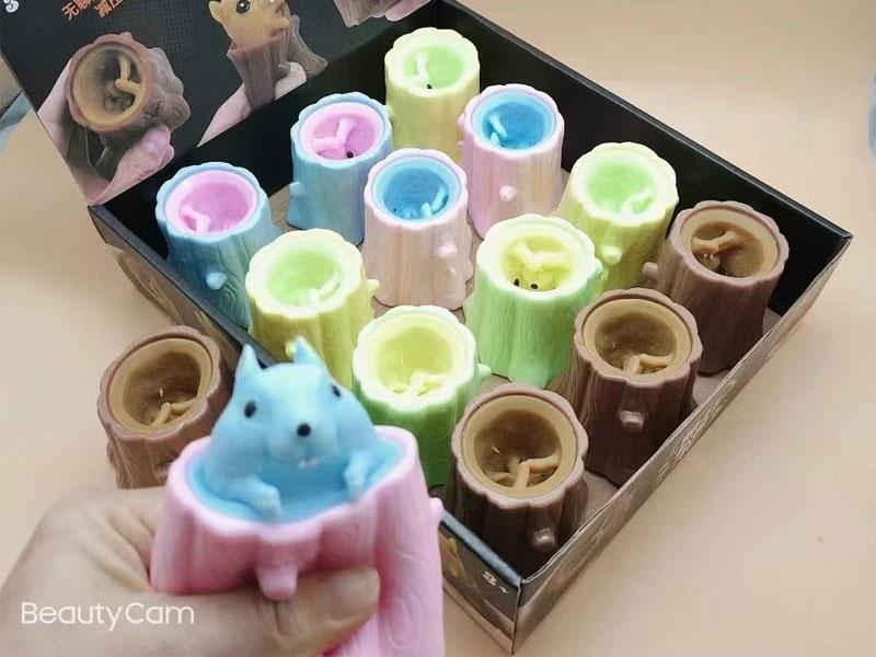 Unzip Squirrel Cup