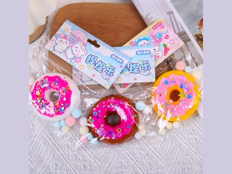The Fruit Jelly Kneading Fun Double-Layered Color Complete Doughnut Sequins + Pom-Puck + Clasp
