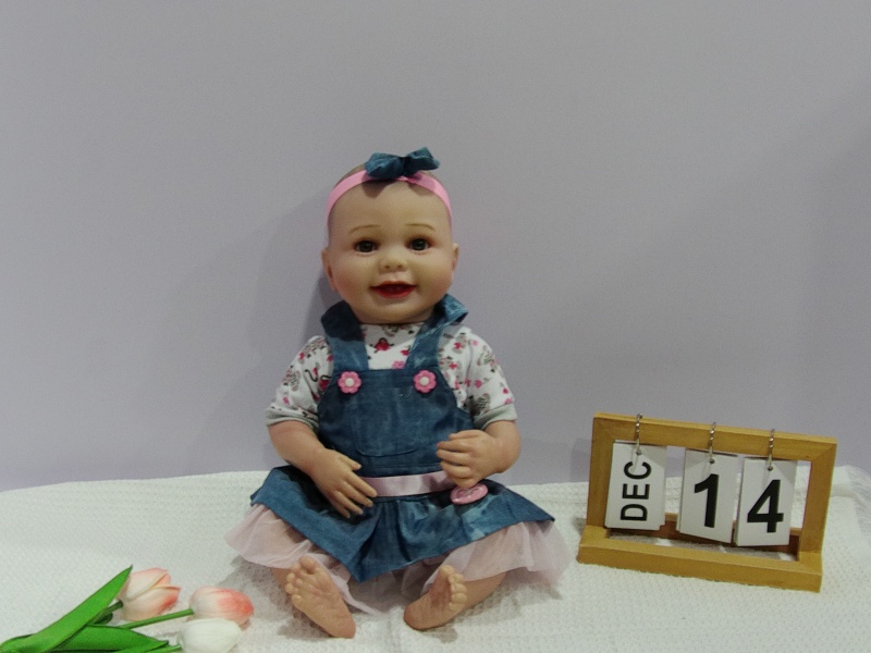 18-Inch High-Quality Imitation Newborn Baby (High Color, With Blue Veins And Blood Vessels Simulating Skin Color, Painted Hair)