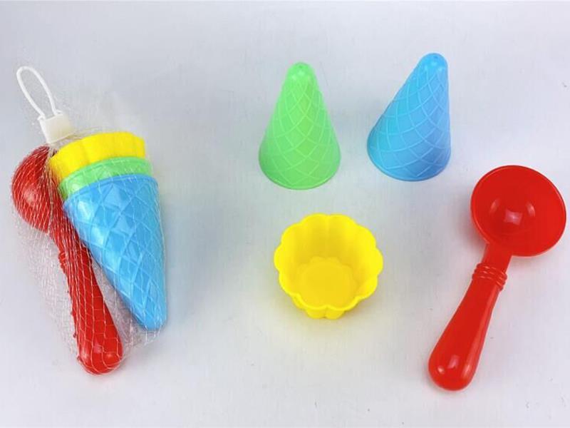 A 4-Piece Set Of ice Cream