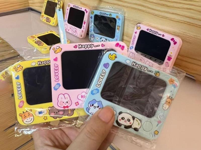 Palm-Sized Mini Doodle LCD Drawing Board Keychain