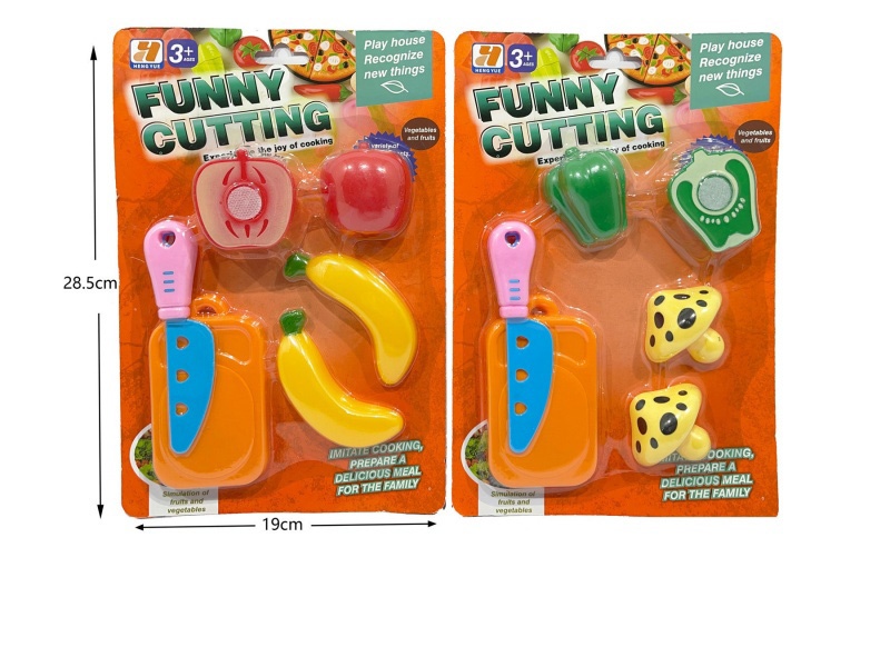Play House And Cut Vegetables And Fruits In A Set Of Cheerle