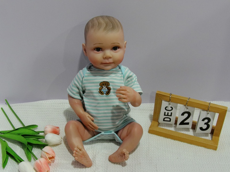 18-Inch High-Quality Imitation Newborn Baby (High Color, With Blue Veins And Blood Vessels Simulating Skin Color, Painted Hair)