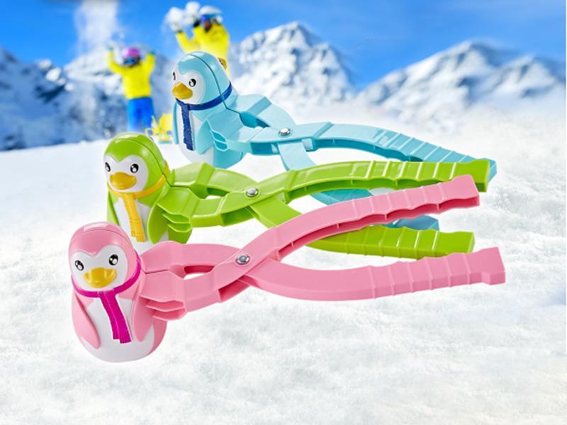 Penguin Snowball Clip