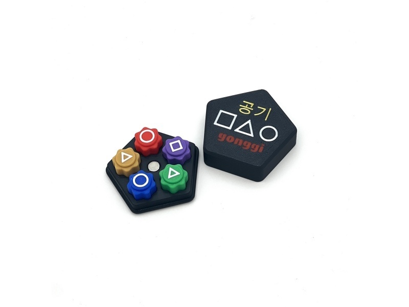 Squid Game Props: Five-Sided Magnetic Box With Magnets +5 Stones