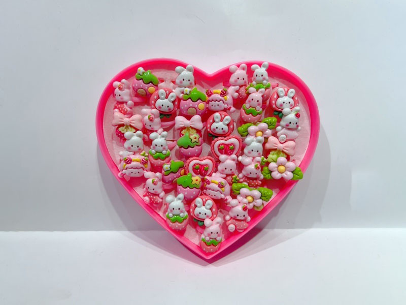 36 Heart-Shaped Peach Box Rings