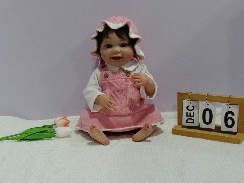 18-Inch High-Quality Imitation Newborn Baby (High Color, With Blue Veins And Blood Vessels Simulating Skin Color, Painted Hair)