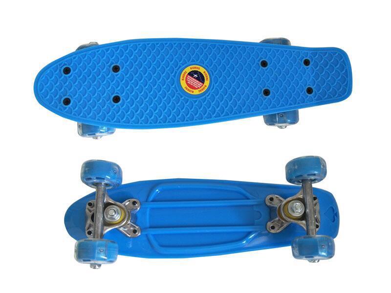 Small Four-Wheel Skateboard