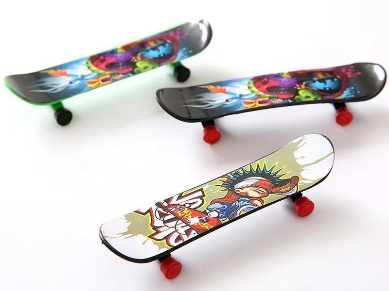 Plastic Finger Skateboard