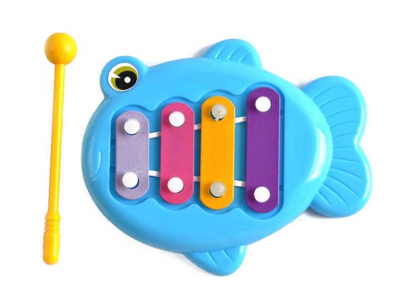 Fish hand knocking piano