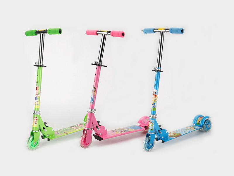 Iron Three - Wheeled Scooter With Lights