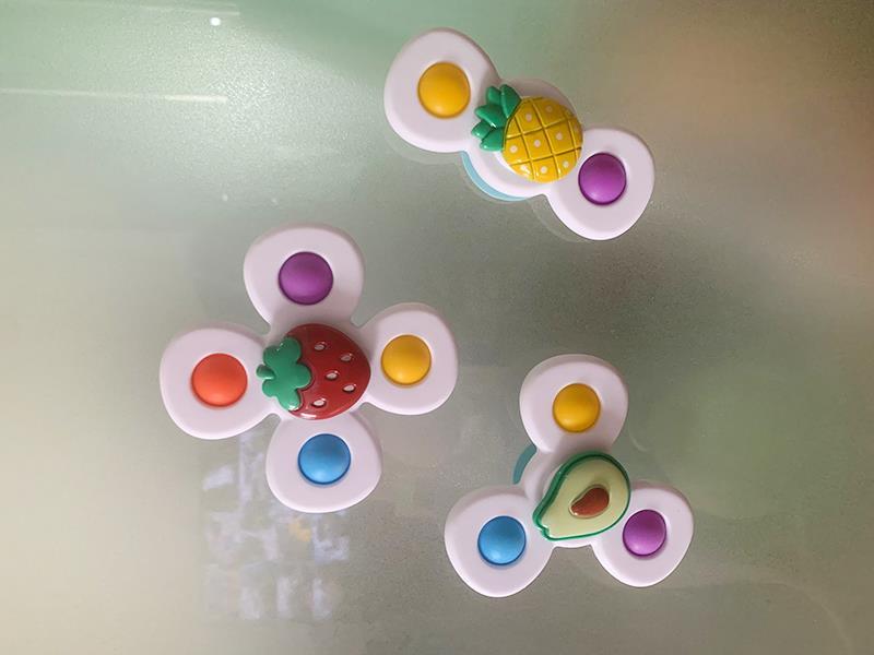 3PCS Fruit Sucker Rotating Bath Toys