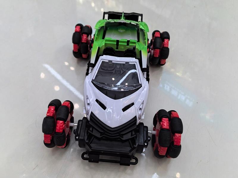 Remote Control One Key Door Opening Drift Spray Car(Including Batteries)