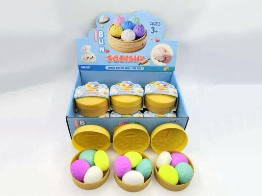 The Small Steamed Buns Are 5.5 Cm Long, With 4 In Each Steamer