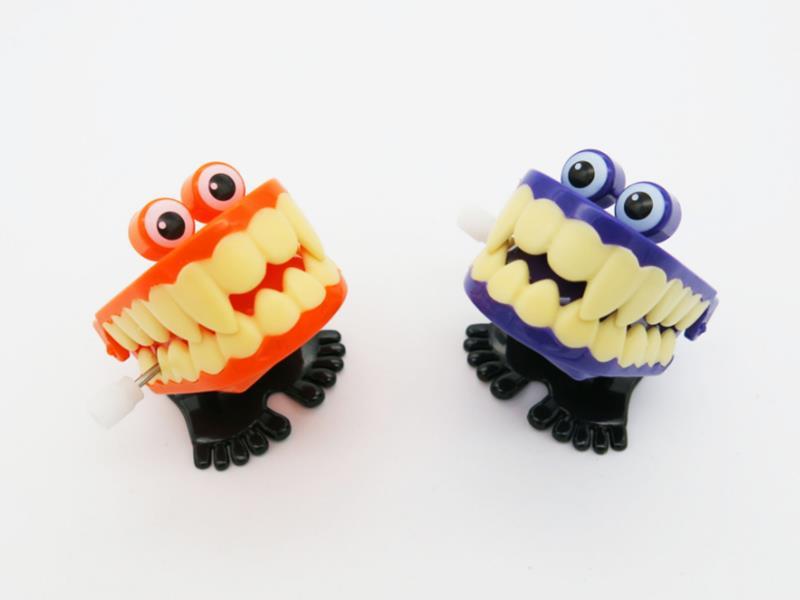 Wind Up Jumping Teeth