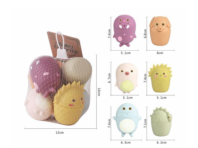 Wheat Straw Feed Is Assembled Into Water-Spraying Animals