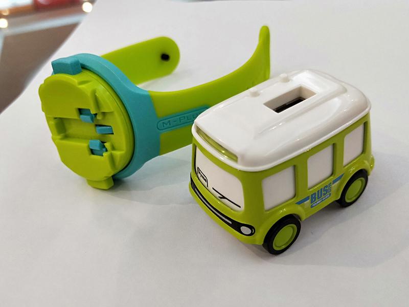 1:62  Alloy Watch Q Bus With Interactive Induction ,Lighr And Music 12pcs