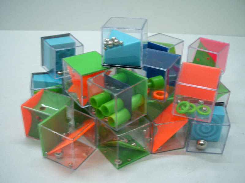 4CM MAGIC CUBE(24)