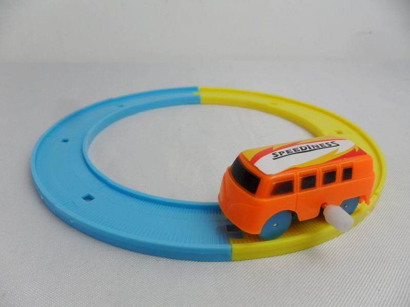 WIND UP RAILWAY PLAY SET