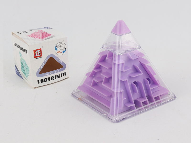 Solid Colour Pyramid Maze