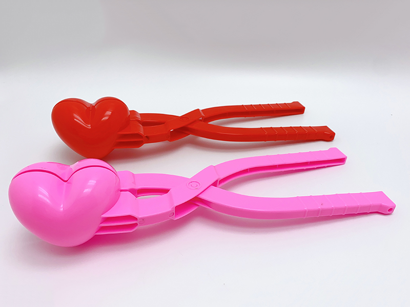 Heart-Shaped Snow Clamp