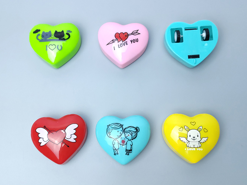 Cartoon Heart-Shaped Pull Back Car