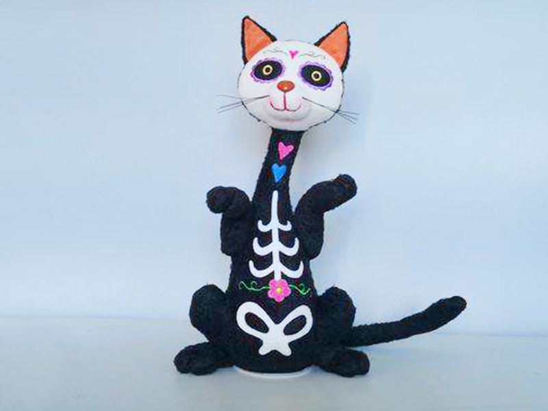 (Sound Control)Singing And Turning Beautiful Cat