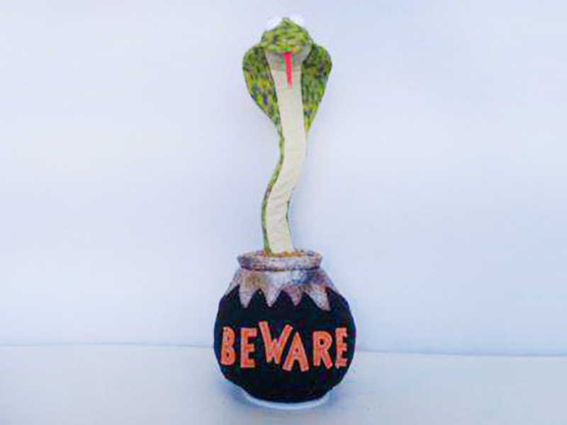 (Sound Control)Singing And Turning Snake In The Jar