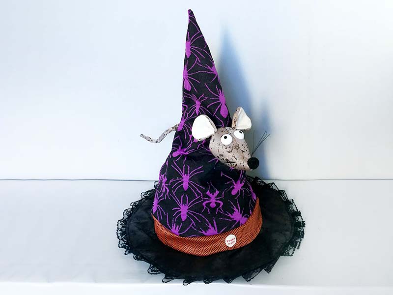 Singing And Rocking Mouse In The Hat