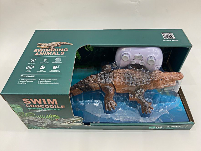R/C Yellow Crocodile Playing In Water