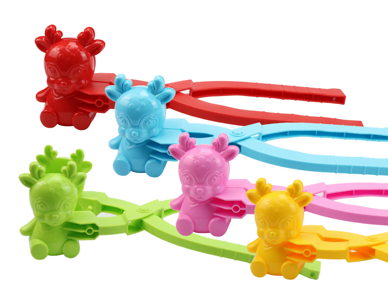 Outsize Sika Deer Shape Snowball Clip