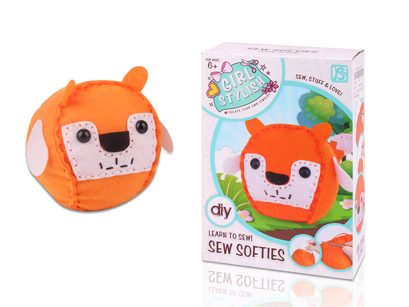 DIY Fabric Lion Sewing