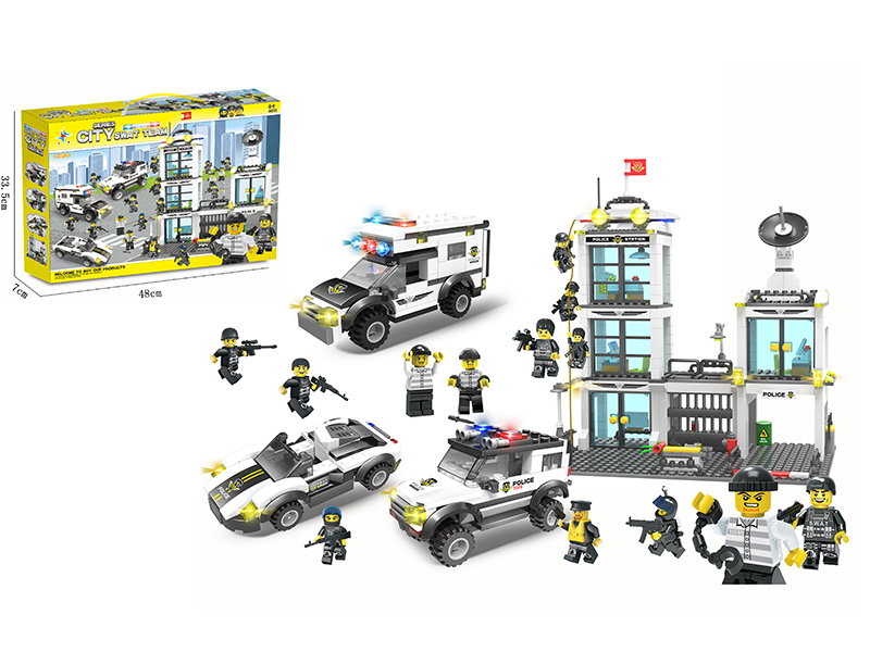 City SWAT Team 3 In 1 Building Blocks(Including 8 Dolls) 818pcs